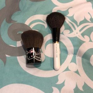 Mac brush bundle hello kitty kabuki brush
